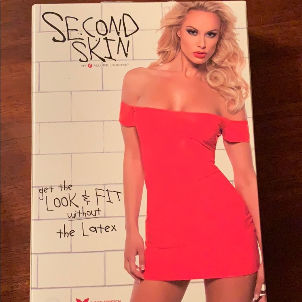 Second Skin Sensual Off Shoulder Dress Red. S/M